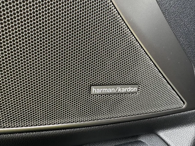 BMW 3 Series 2022 325Li M Sports Night Suit interior photo 15 BMW 3 Series 2022 325Li M Sports Night Suit interior photo 15