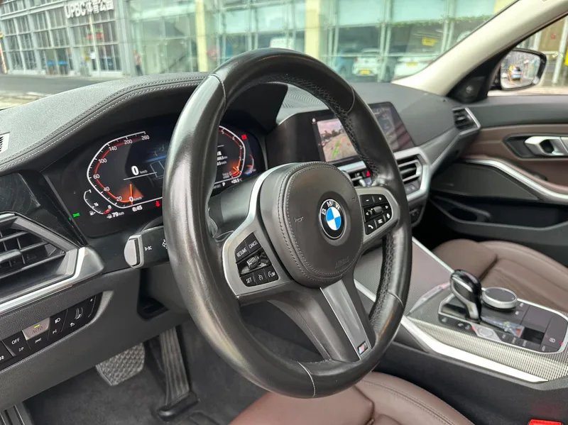 BMW 3 Series 2022 325Li M Sports Night Suit interior photo 16 BMW 3 Series 2022 325Li M Sports Night Suit interior photo 16