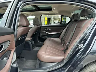 BMW 3 Series 2022 325Li M Sports Night Suit interior photo 20 BMW 3 Series 2022 325Li M Sports Night Suit interior photo 20
