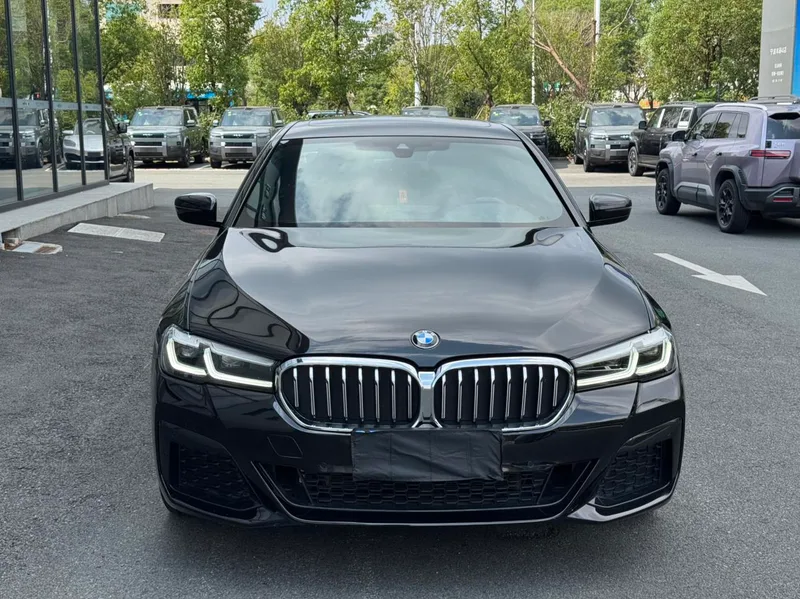 BMW 5 Series 2023 530Li Leading Type M Sports suit exterior photo 2 BMW 5 Series 2023 530Li Leading Type M Sports suit exterior photo 2