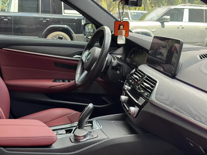 BMW 5 Series 2023 530Li Leading Type M Sports suit interior photo 14 BMW 5 Series 2023 530Li Leading Type M Sports suit interior photo 14