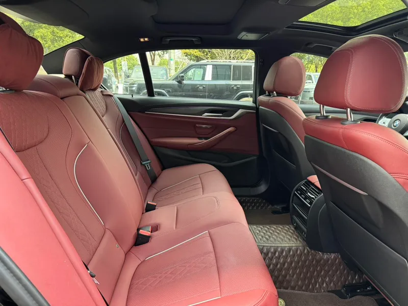 BMW 5 Series 2023 530Li Leading Type M Sports suit interior photo 15 BMW 5 Series 2023 530Li Leading Type M Sports suit interior photo 15