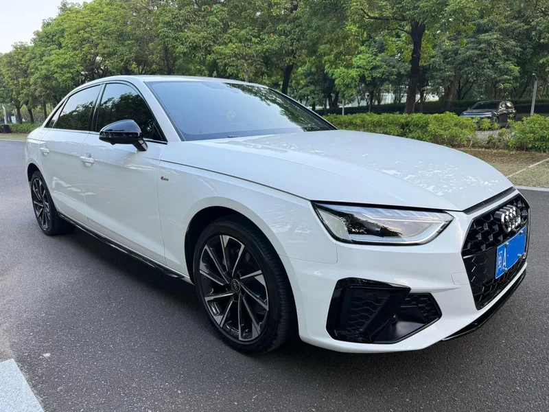 Audi A4L 2023 40 TFSI Deluxe dinámico exterior foto 3 Audi A4L 2023 40 TFSI Deluxe dinámico exterior foto 3