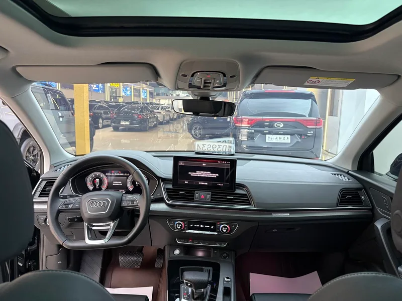 Audi Q5L 2022 Restyling 40T Deluxe Dynamic interior photo 11 Audi Q5L 2022 Restyling 40T Deluxe Dynamic interior photo 11