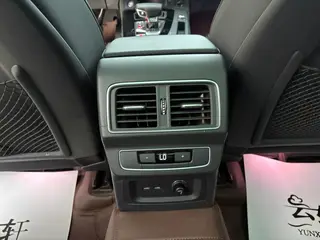 Audi Q5L 2022 Restyling 40T Deluxe Dynamic interior photo 12 Audi Q5L 2022 Restyling 40T Deluxe Dynamic interior photo 12