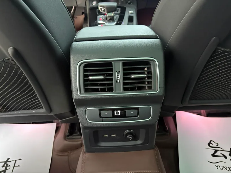 Audi Q5L 2022 Restyling 40T Deluxe Dynamic interior photo 12 Audi Q5L 2022 Restyling 40T Deluxe Dynamic interior photo 12