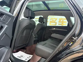 Audi Q5L 2022 Restyling 40T Deluxe Dynamic interior photo 13 Audi Q5L 2022 Restyling 40T Deluxe Dynamic interior photo 13