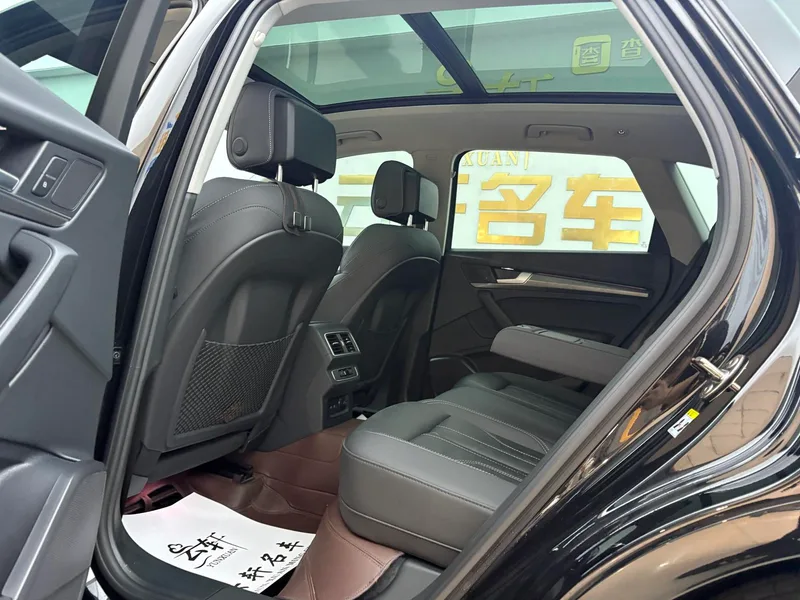 Audi Q5L 2022 Restyling 40T Deluxe Dynamic interior photo 13 Audi Q5L 2022 Restyling 40T Deluxe Dynamic interior photo 13