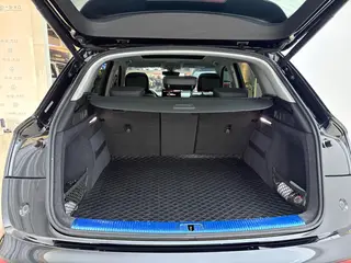 Audi Q5L 2022 Restyling 40T Deluxe Dynamic interior photo 15 Audi Q5L 2022 Restyling 40T Deluxe Dynamic interior photo 15