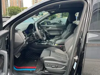 Audi Q5L 2023 40T Deluxe Dynamic interior photo 7 Audi Q5L 2023 40T Deluxe Dynamic interior photo 7