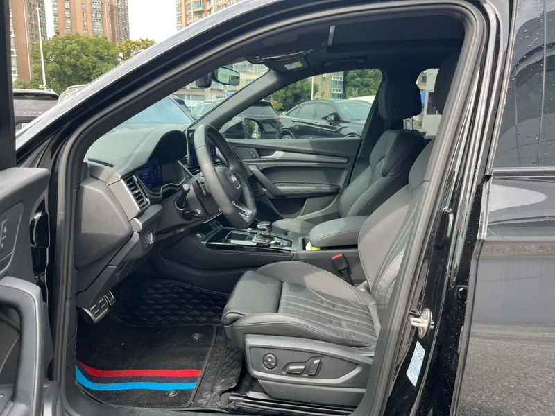 Audi Q5L 2023 40T Deluxe Dynamic interior photo 7 Audi Q5L 2023 40T Deluxe Dynamic interior photo 7