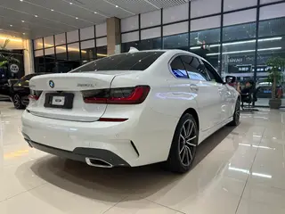 BMW 3 Series 2022 Reforma 325Li M Conjunto deportivo interior foto 9 BMW 3 Series 2022 Reforma 325Li M Conjunto deportivo interior foto 9
