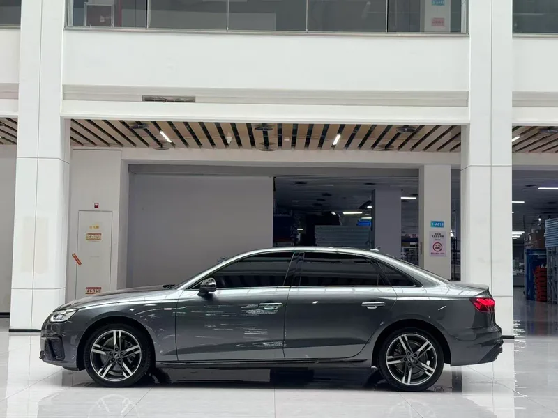 Audi A4L 2022 40 TFSI Deluxe dinámico exterior foto 8 Audi A4L 2022 40 TFSI Deluxe dinámico exterior foto 8