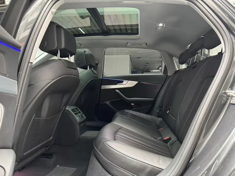 Audi A4L 2022 40 TFSI Deluxe dinámico interior foto 13 Audi A4L 2022 40 TFSI Deluxe dinámico interior foto 13
