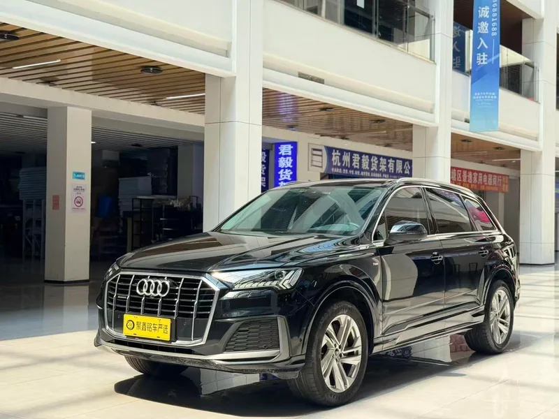 Audi Q7 2023 45 TFSI quattro S line Sporty exterior photo 1 Audi Q7 2023 45 TFSI quattro S line Sporty exterior photo 1