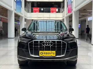 Audi Q7 2023 45 TFSI quattro S line Sporty exterior photo 2 Audi Q7 2023 45 TFSI quattro S line Sporty exterior photo 2