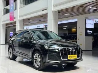 Audi Q7 2023 45 TFSI quattro S line Sporty exterior photo 3 Audi Q7 2023 45 TFSI quattro S line Sporty exterior photo 3