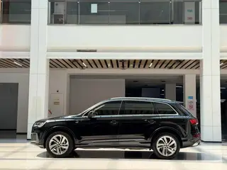 Audi Q7 2023 45 TFSI quattro S line Sporty exterior photo 8 Audi Q7 2023 45 TFSI quattro S line Sporty exterior photo 8