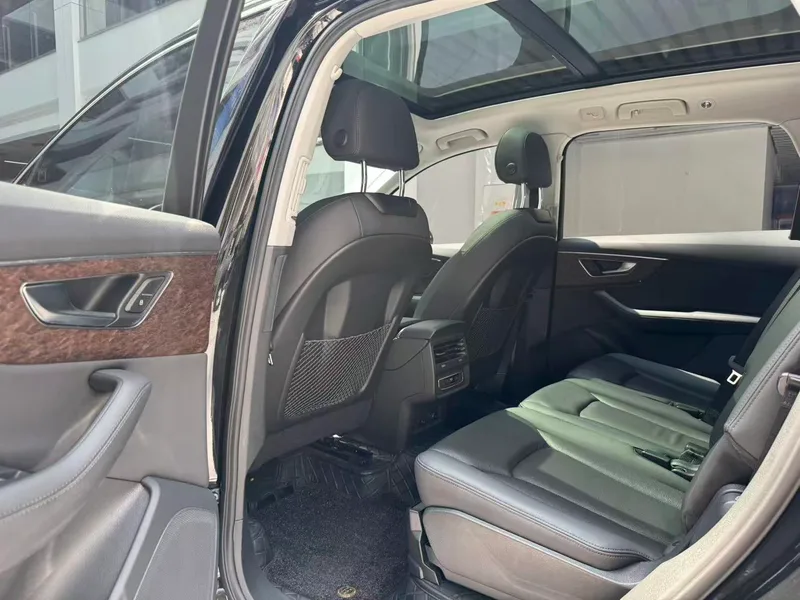 Audi Q7 2023 45 TFSI quattro S line Sporty interior photo 11 Audi Q7 2023 45 TFSI quattro S line Sporty interior photo 11