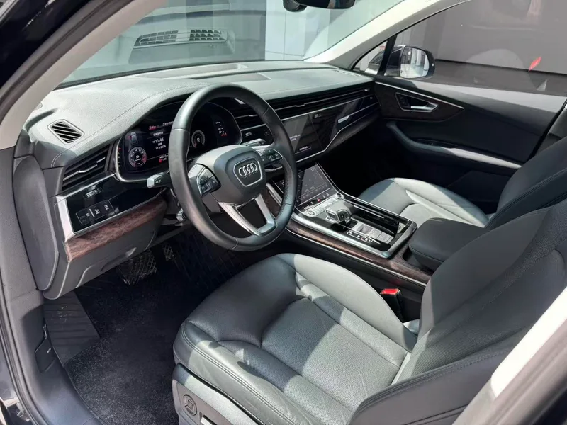 Audi Q7 2023 45 TFSI quattro S line Sporty interior photo 12 Audi Q7 2023 45 TFSI quattro S line Sporty interior photo 12