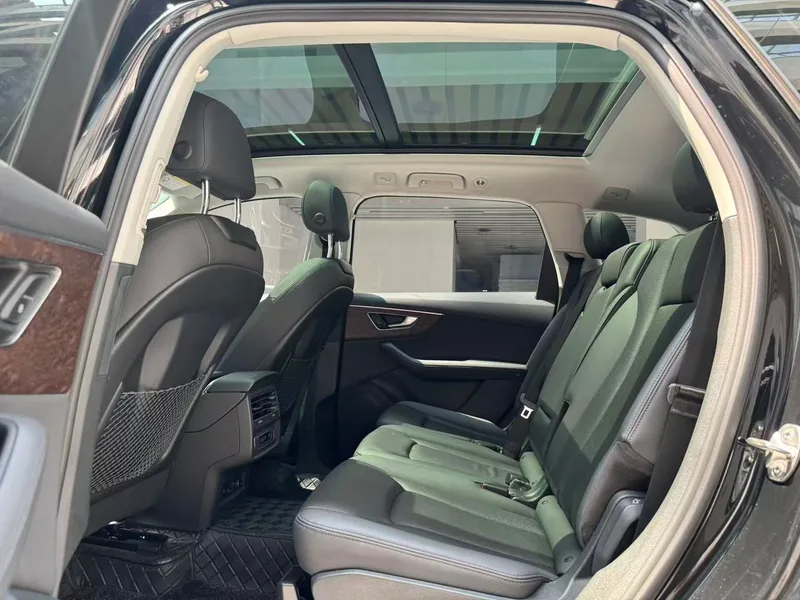Audi Q7 2023 45 TFSI quattro S line Sporty interior photo 13 Audi Q7 2023 45 TFSI quattro S line Sporty interior photo 13