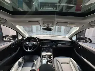 Audi Q7 2023 45 TFSI quattro S line Sporty interior photo 15 Audi Q7 2023 45 TFSI quattro S line Sporty interior photo 15