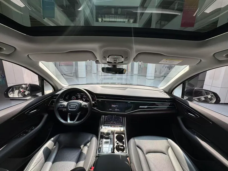 Audi Q7 2023 45 TFSI quattro S line Sporty interior photo 15 Audi Q7 2023 45 TFSI quattro S line Sporty interior photo 15