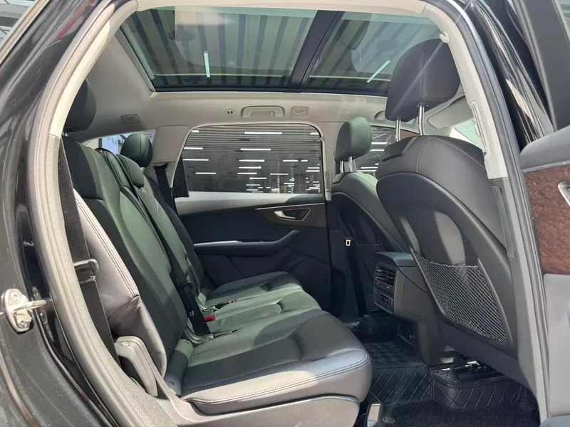 Audi Q7 2023 45 TFSI quattro S line Sporty interior photo 20 Audi Q7 2023 45 TFSI quattro S line Sporty interior photo 20