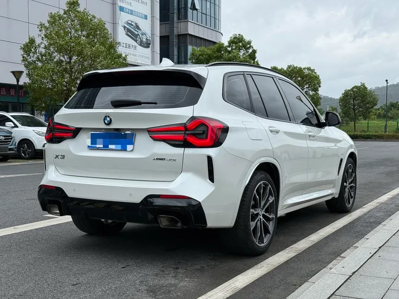BMW X3 2022 xDrive30i Leading Type M Obsidian Night Suit interior photo 7 BMW X3 2022 xDrive30i Leading Type M Obsidian Night Suit interior photo 7