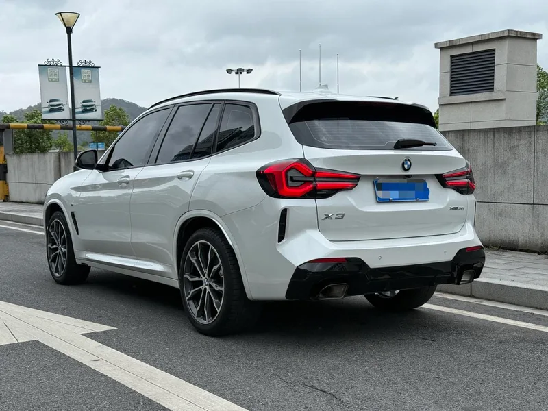 BMW X3 2022 xDrive30i Leading Type M Obsidian Night Suit interior photo 9 BMW X3 2022 xDrive30i Leading Type M Obsidian Night Suit interior photo 9