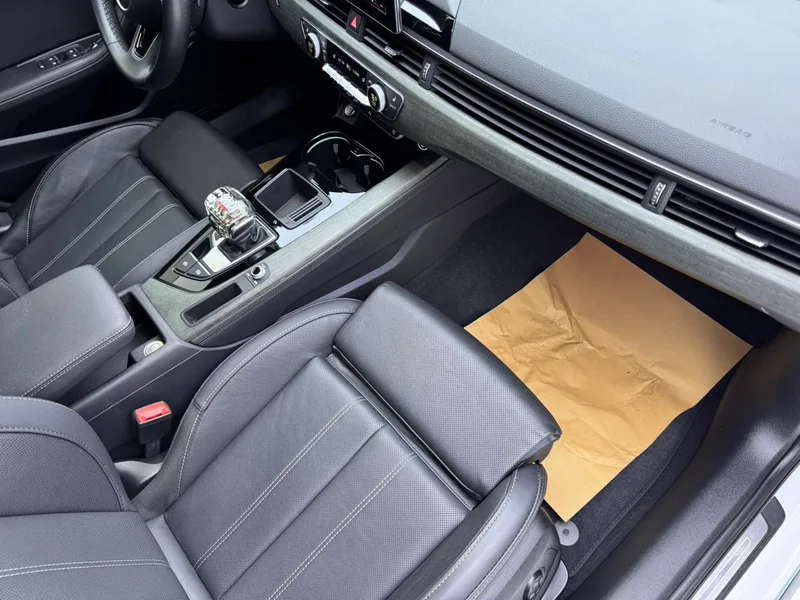 Audi A4L 2023 40 TFSI Deluxe dinámico interior foto 11 Audi A4L 2023 40 TFSI Deluxe dinámico interior foto 11