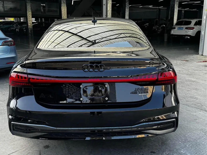 Audi A7L 2024 45 TFSI quattro Black Samurai Edition interior photo 13 Audi A7L 2024 45 TFSI quattro Black Samurai Edition interior photo 13