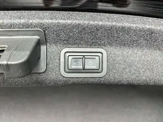Audi A6L 2023 Restyling 45 TFSI Zhenxuan Zhiya Type interior photo 20 Audi A6L 2023 Restyling 45 TFSI Zhenxuan Zhiya Type interior photo 20