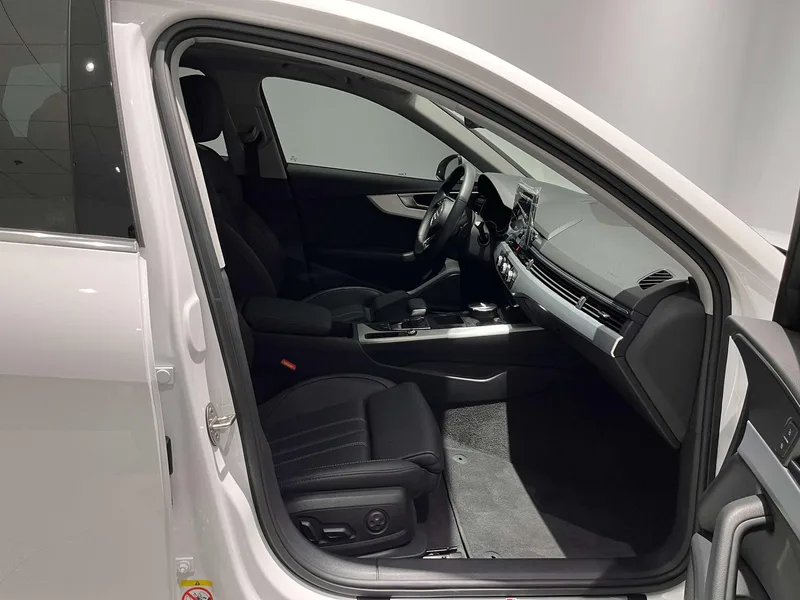 Audi A4L 2024 40 TFSI Fashion dynamic type exterior photo 4 Audi A4L 2024 40 TFSI Fashion dynamic type exterior photo 4