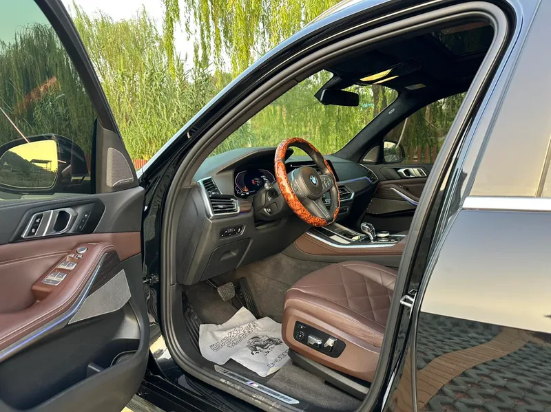 BMW X5 2022 xDrive 40Li M Sports suit exterior photo 5 BMW X5 2022 xDrive 40Li M Sports suit exterior photo 5