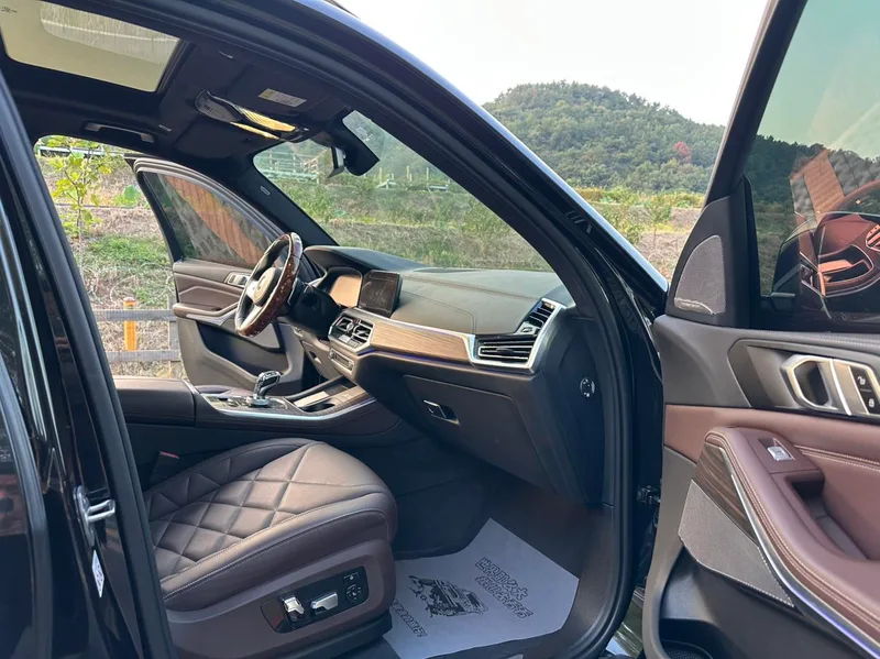 BMW X5 2022 xDrive 40Li M Sports suit interior photo 11 BMW X5 2022 xDrive 40Li M Sports suit interior photo 11