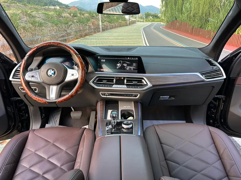 BMW X5 2022 xDrive 40Li M Sports suit interior photo 13 BMW X5 2022 xDrive 40Li M Sports suit interior photo 13
