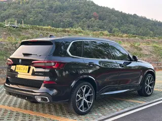BMW X5 2022 xDrive 40Li M Sports suit interior photo 16 BMW X5 2022 xDrive 40Li M Sports suit interior photo 16