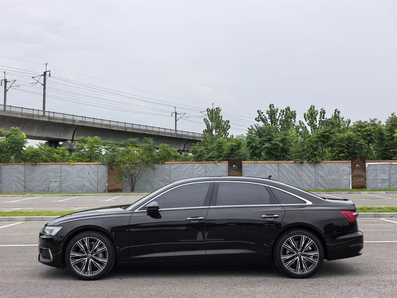 Audi A6L 2022 45 TFSI quattro Zhenxuan Zhiya Type exterior photo 4 Audi A6L 2022 45 TFSI quattro Zhenxuan Zhiya Type exterior photo 4
