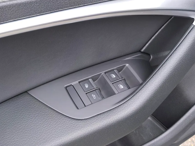 Audi A6L 2022 45 TFSI quattro Zhenxuan Zhiya Type interior photo 12 Audi A6L 2022 45 TFSI quattro Zhenxuan Zhiya Type interior photo 12