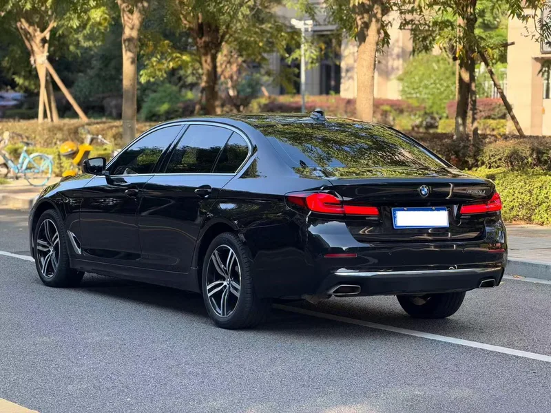 BMW 5 Series 2022 530Li Leading Type Luxury Set exterior photo 3 BMW 5 Series 2022 530Li Leading Type Luxury Set exterior photo 3