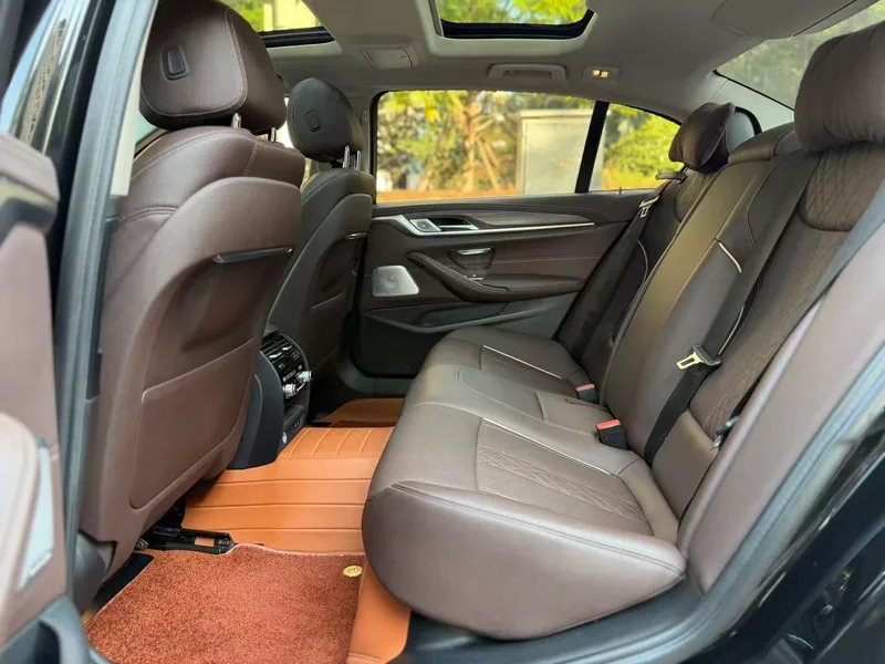BMW 5 Series 2022 530Li Leading Type Luxury Set exterior photo 5 BMW 5 Series 2022 530Li Leading Type Luxury Set exterior photo 5