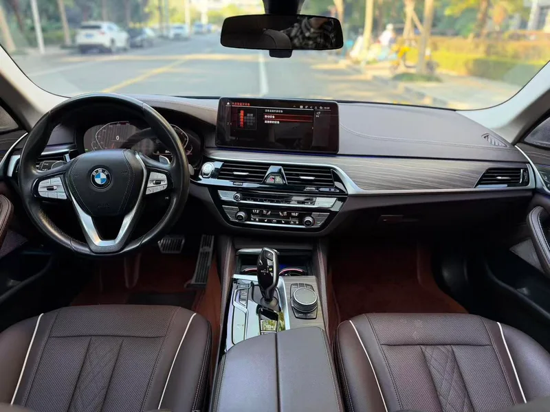 BMW 5 Series 2022 530Li Leading Type Luxury Set exterior photo 6 BMW 5 Series 2022 530Li Leading Type Luxury Set exterior photo 6