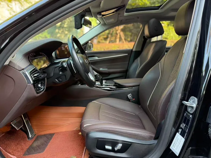 BMW 5 Series 2022 530Li Leading Type Luxury Set exterior photo 7 BMW 5 Series 2022 530Li Leading Type Luxury Set exterior photo 7