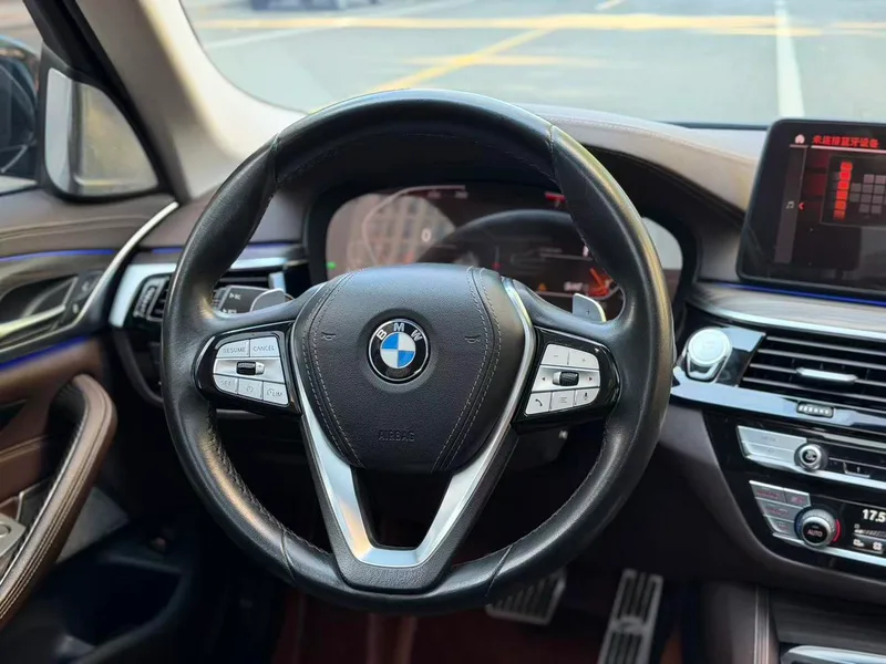 BMW 5 Series 2022 530Li Leading Type Luxury Set interior photo 8 BMW 5 Series 2022 530Li Leading Type Luxury Set interior photo 8