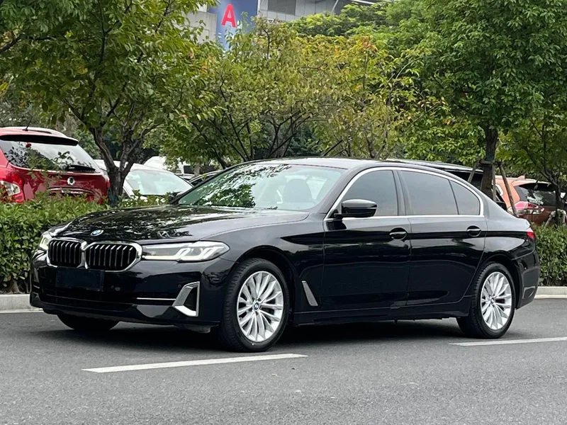 BMW 5 Series 2022 Restyling 525Li Luxury Set exterior photo 1 BMW 5 Series 2022 Restyling 525Li Luxury Set exterior photo 1