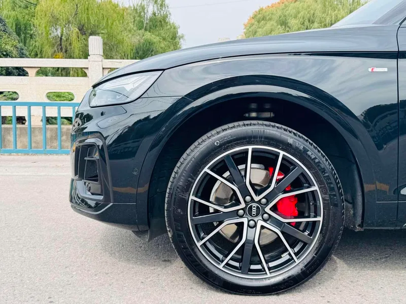 Audi Q5L 2024 45TFSI Deluxe dinámico interior foto 15 Audi Q5L 2024 45TFSI Deluxe dinámico interior foto 15