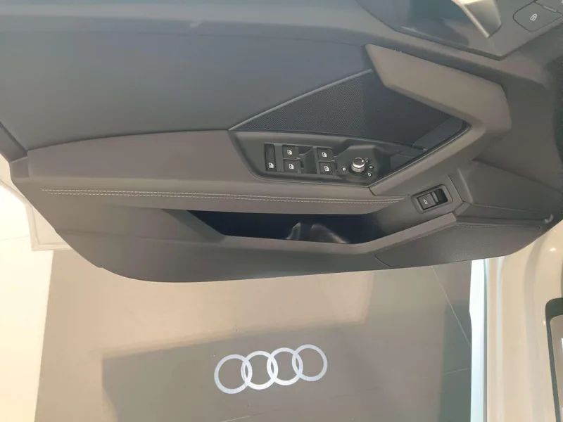 Audi A3 2023 Sportback 35 TFSI Fashion Sport interior photo 10 Audi A3 2023 Sportback 35 TFSI Fashion Sport interior photo 10