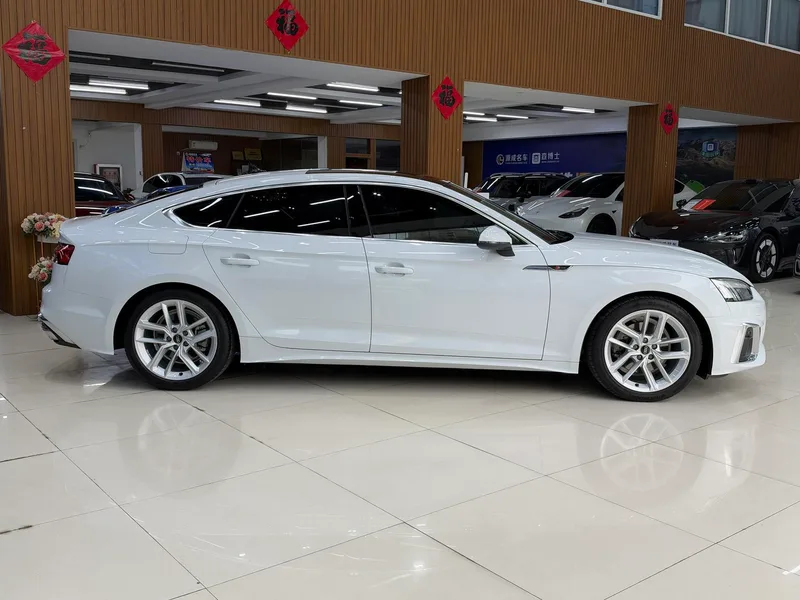 Audi A5 2024 Sportback 40 TFSI Fashion dynamic type interior photo 16 Audi A5 2024 Sportback 40 TFSI Fashion dynamic type interior photo 16