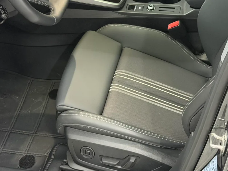 Audi A3 2024 Sportback 35 TFSI Estilo deportivo de moda interior foto 16 Audi A3 2024 Sportback 35 TFSI Estilo deportivo de moda interior foto 16